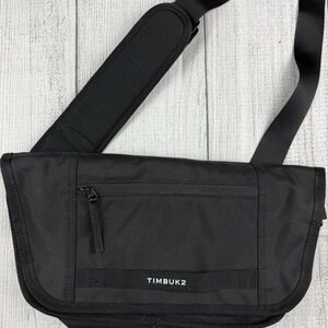 NWT Timbuk2 Charcoal Gray Messenger Bag - Crossbody Sling or Shoulder carry